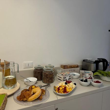 Guest House Al Porto Civitavecchia Buitenkant foto